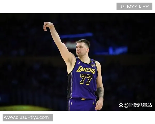 里夫斯称赞东契奇为联盟顶尖球员他的表现令所有人都不感到意外